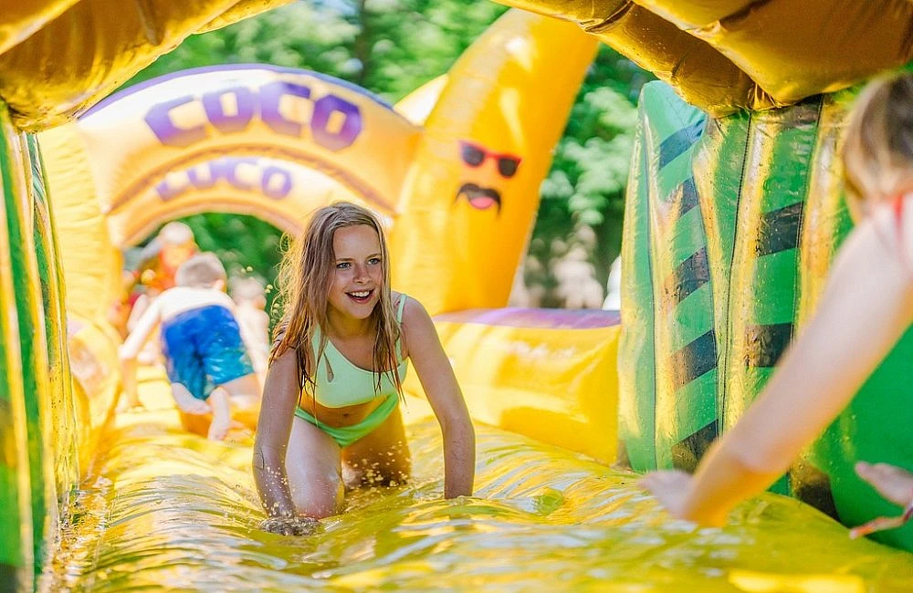 foto atrakce Svět skákacích hradů
